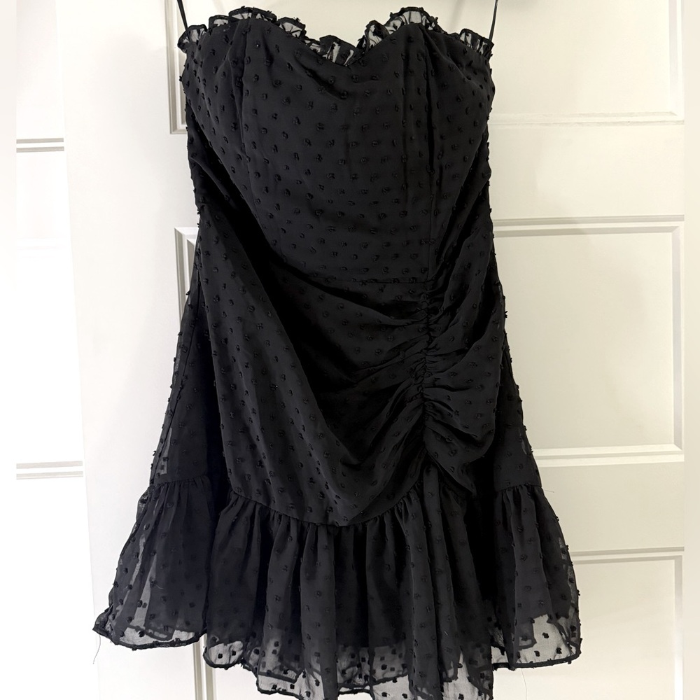 Strapless Hoco dress! NEVER WORN WITH TAGS! Size Large! From Hello Molly!